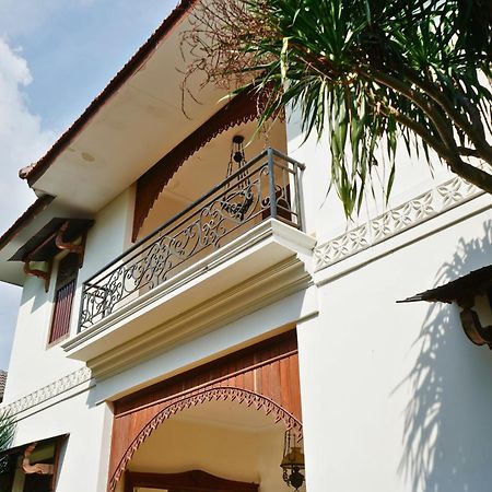 The Mangkoro Hotel By Sinergi Baturetno Exterior photo
