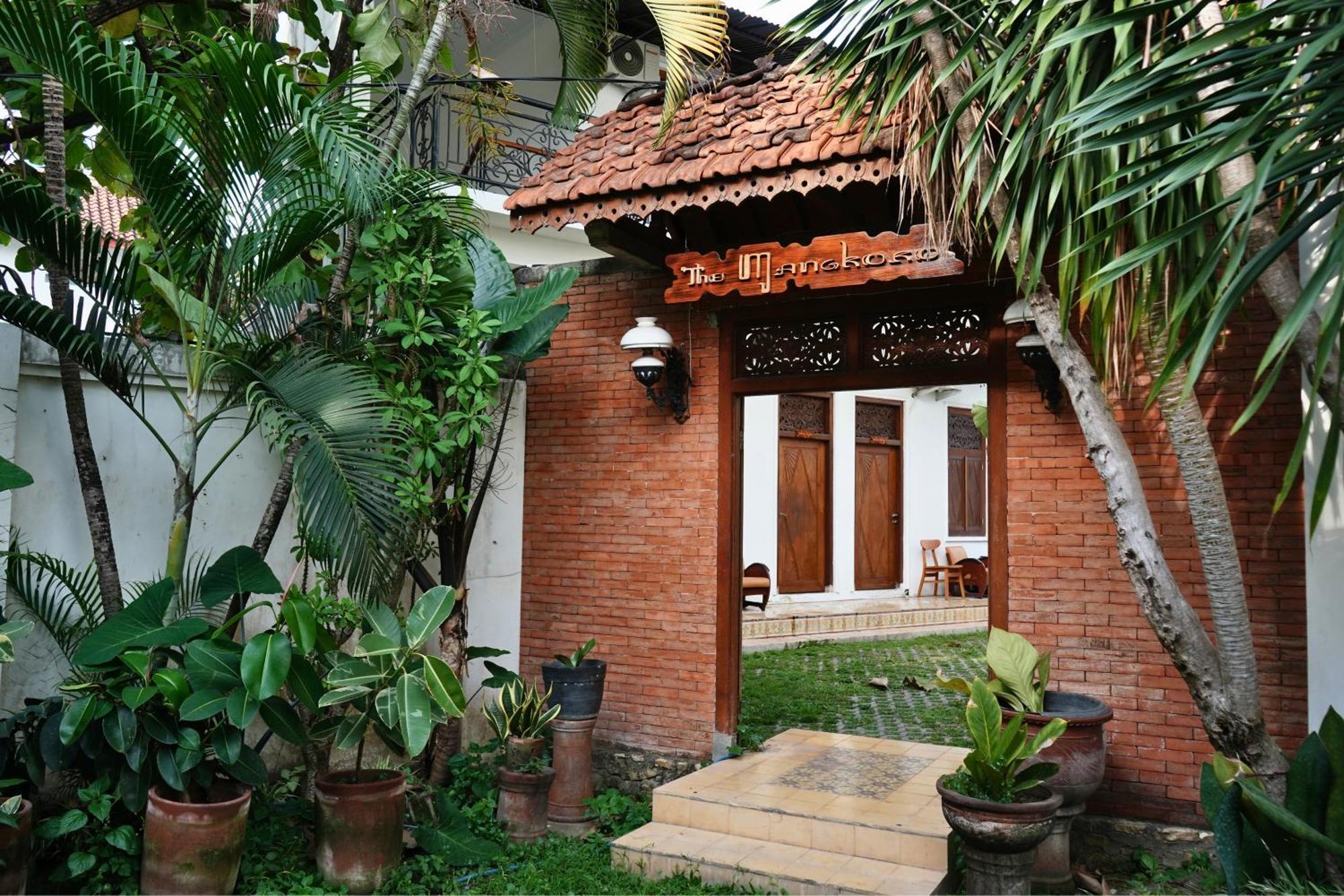 The Mangkoro Hotel By Sinergi Baturetno Exterior photo